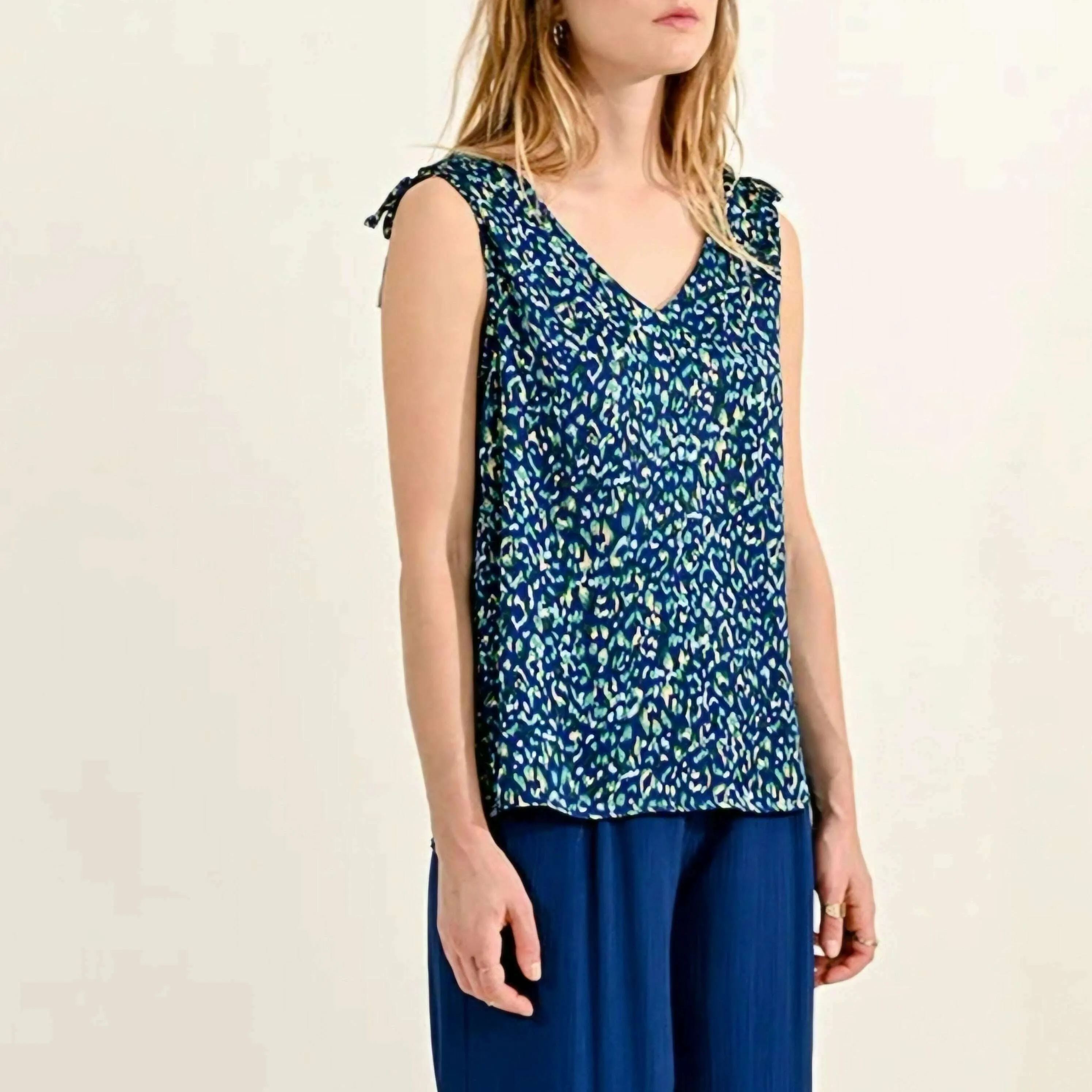 Molly Bracken - Sleeveless V-Neck Blouse - Blue Ocean