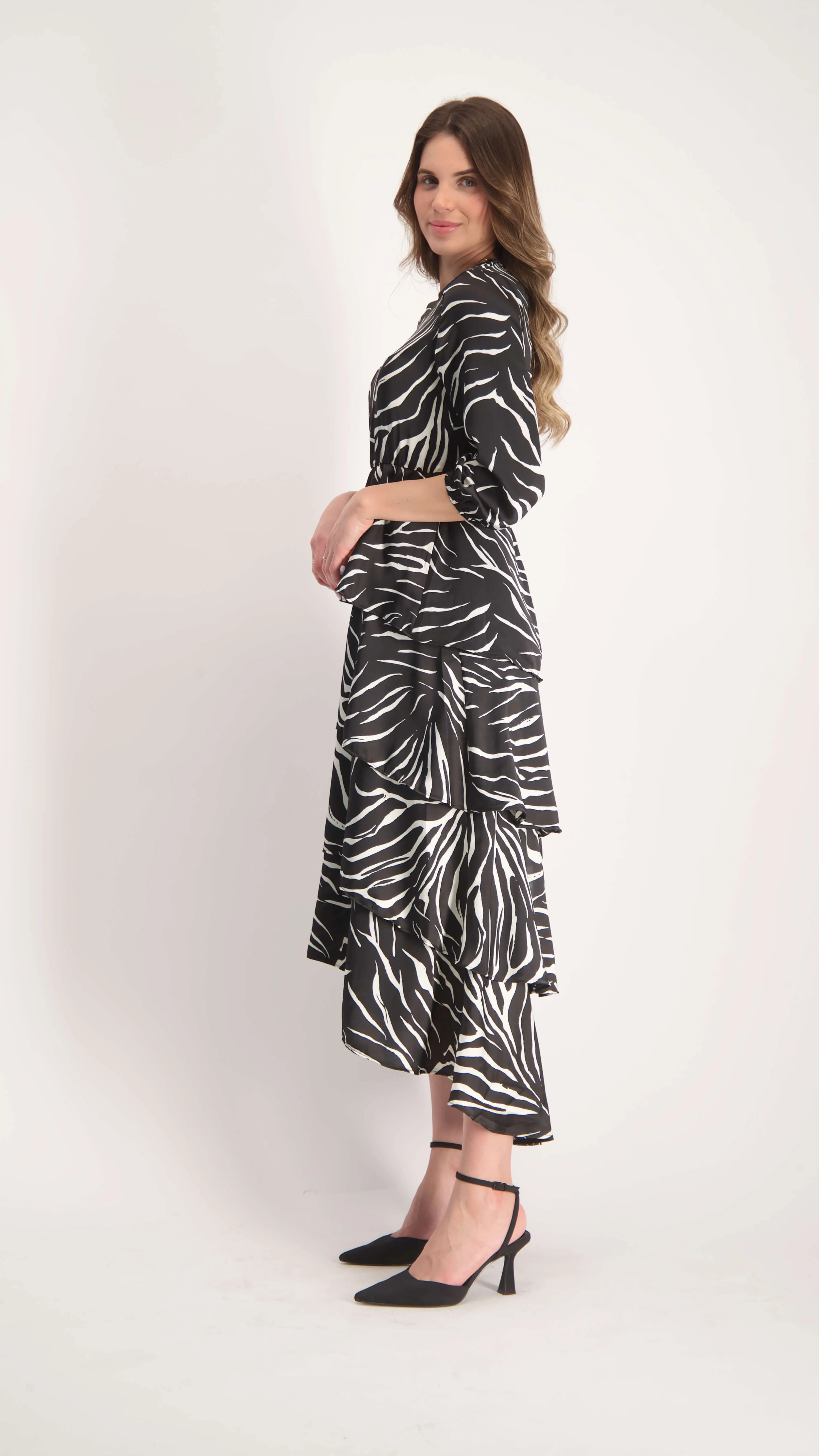 Ruffle Layers Dress / Black & White